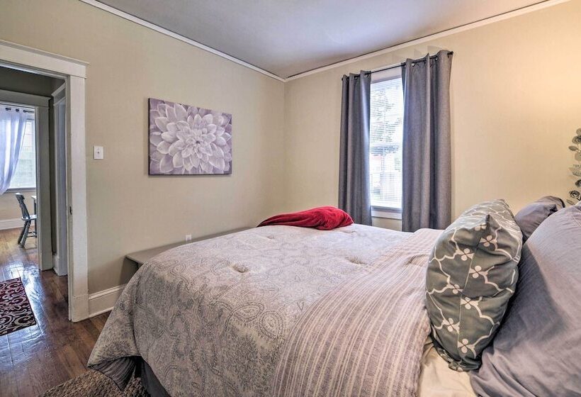 Centrally Located Richmond Home W/ Yard + Patio