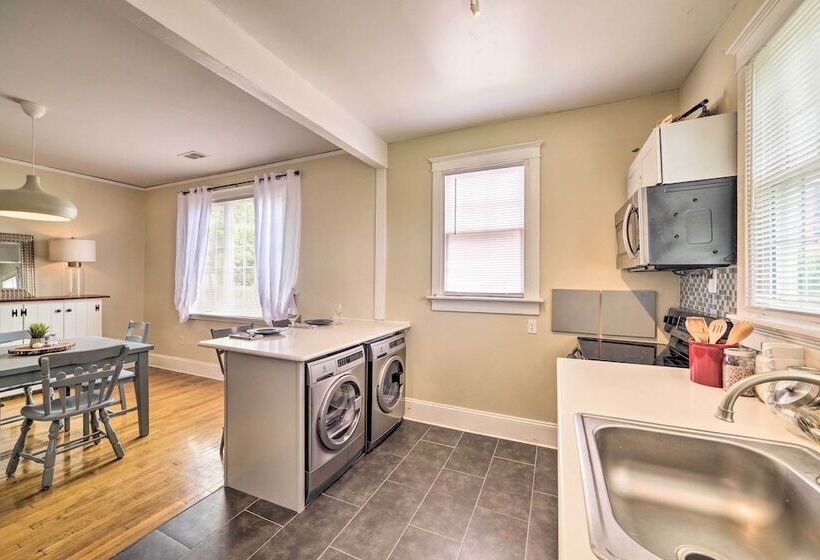 Centrally Located Richmond Home W/ Yard + Patio