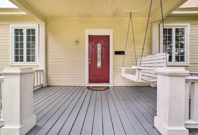 Centrally Located Richmond Home W/ Yard + Patio