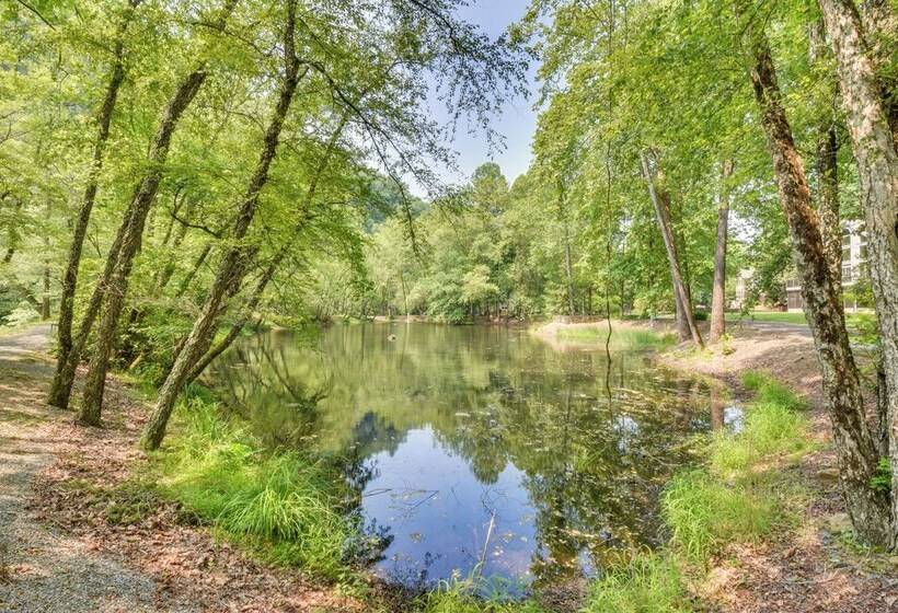 Riverfront Hayesville Retreat: Fishing & Kayaking!