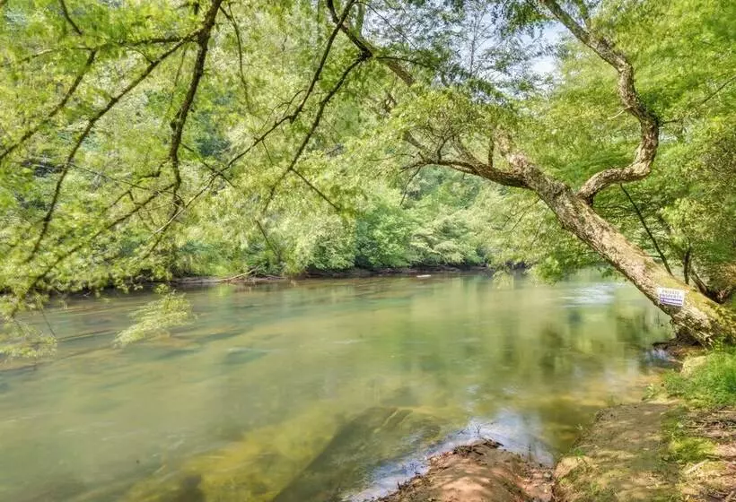 Riverfront Hayesville Retreat: Fishing & Kayaking!