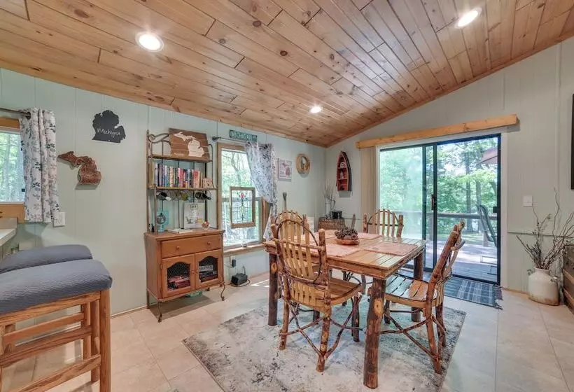 Rose City Cabin W/ Fire Pit & Lake Access