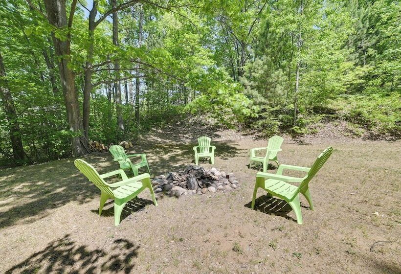 Rose City Cabin W/ Fire Pit & Lake Access