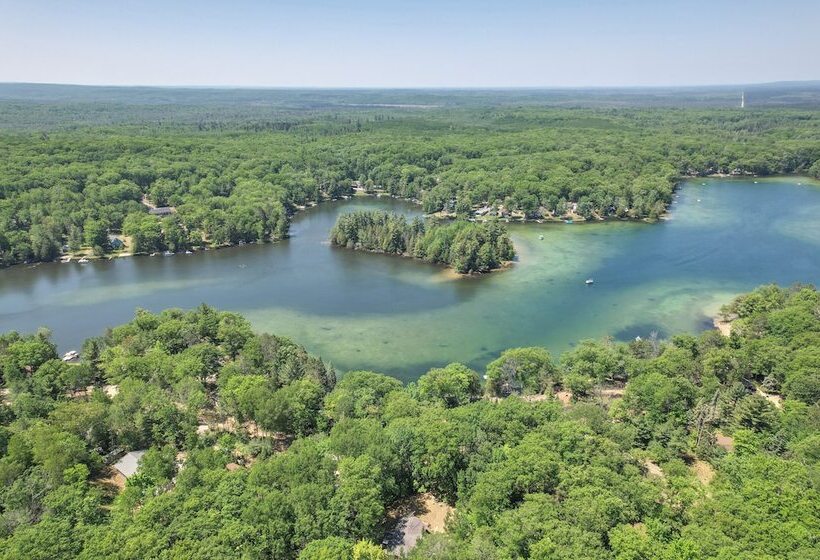 Rose City Cabin W/ Fire Pit & Lake Access