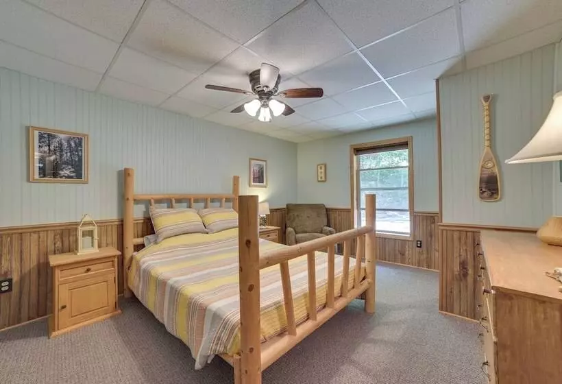 Rose City Cabin W/ Fire Pit & Lake Access