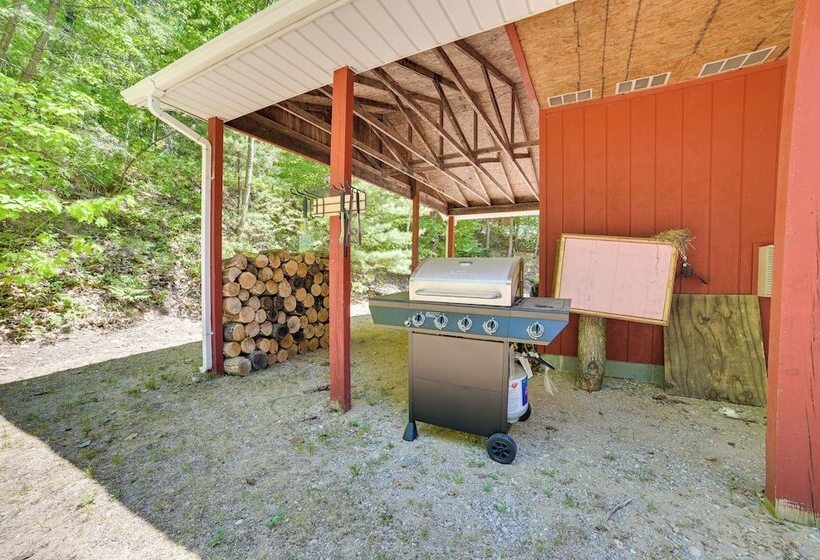 Rose City Cabin W/ Fire Pit & Lake Access