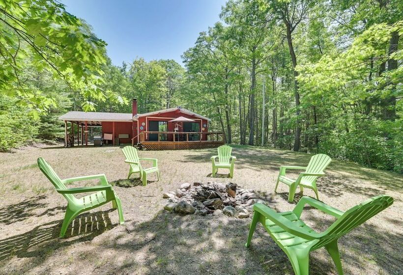 Rose City Cabin W/ Fire Pit & Lake Access