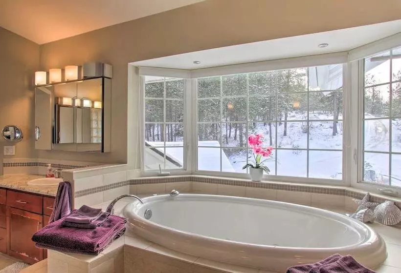 Secluded Home W/ Pool ~ 14 Mi To Coeur D Alene!