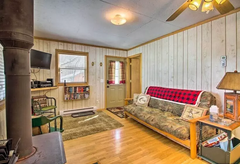 Secluded Remer Cabin W/ Lake Access!