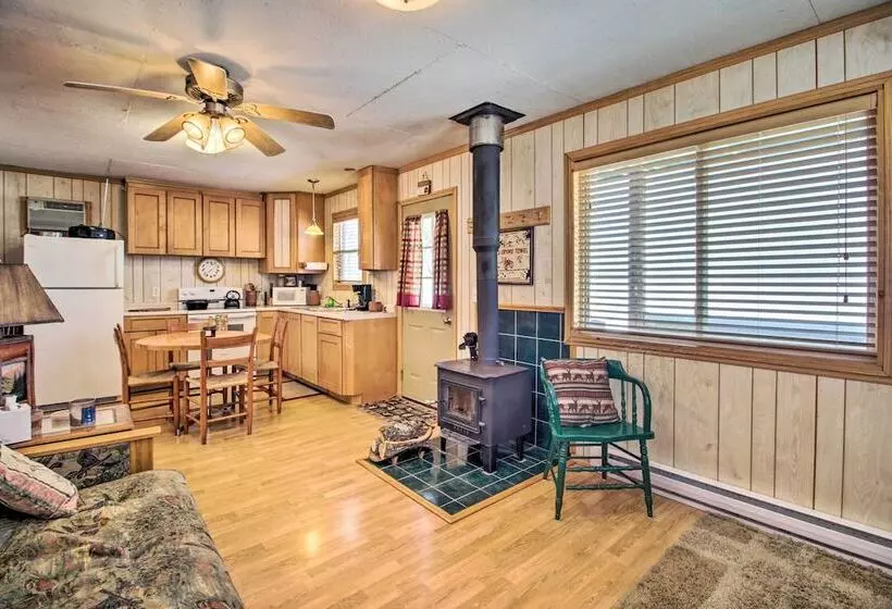 Secluded Remer Cabin W/ Lake Access!