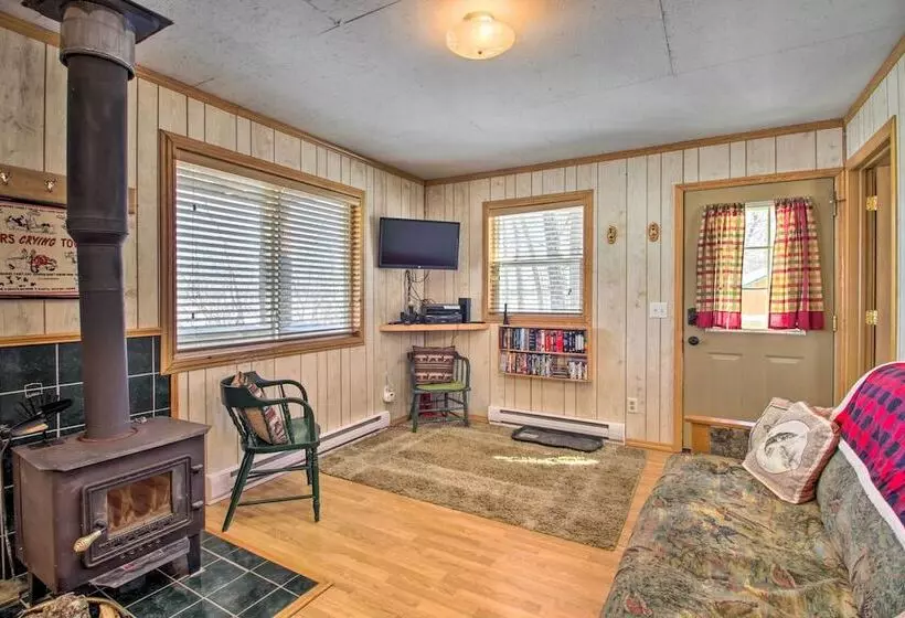 Secluded Remer Cabin W/ Lake Access!