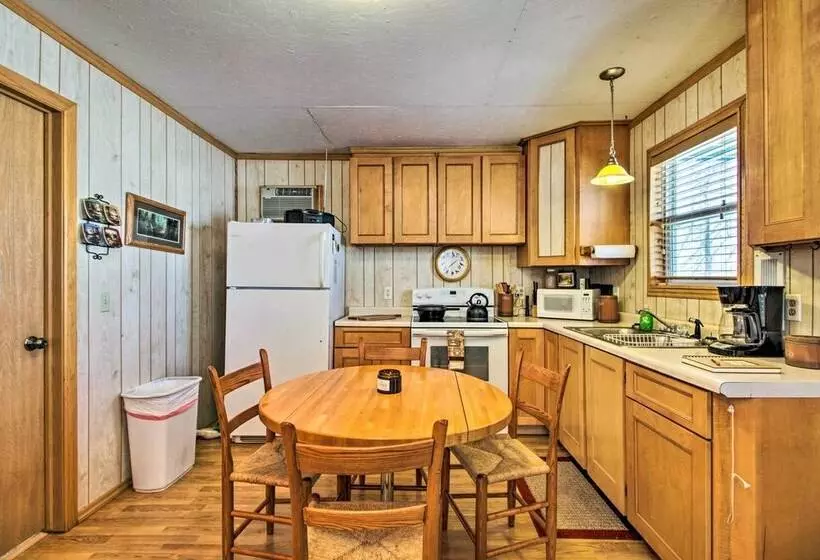 Secluded Remer Cabin W/ Lake Access!