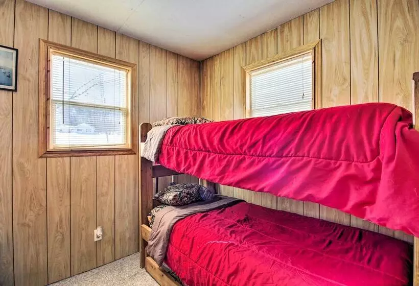 Secluded Remer Cabin W/ Lake Access!