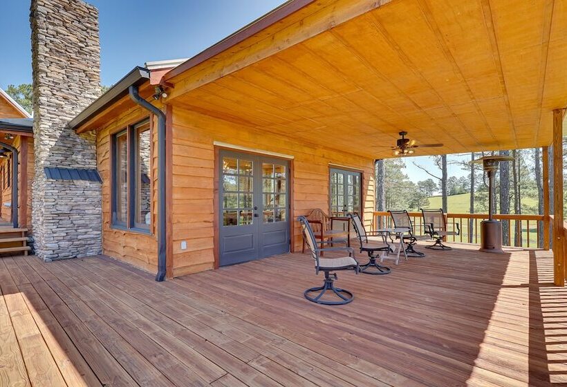 Spacious Alabama Retreat Deck, Grill & Fire Pit!