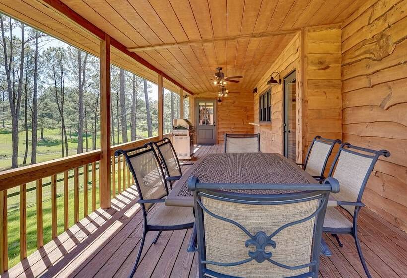 Spacious Alabama Retreat Deck, Grill & Fire Pit!