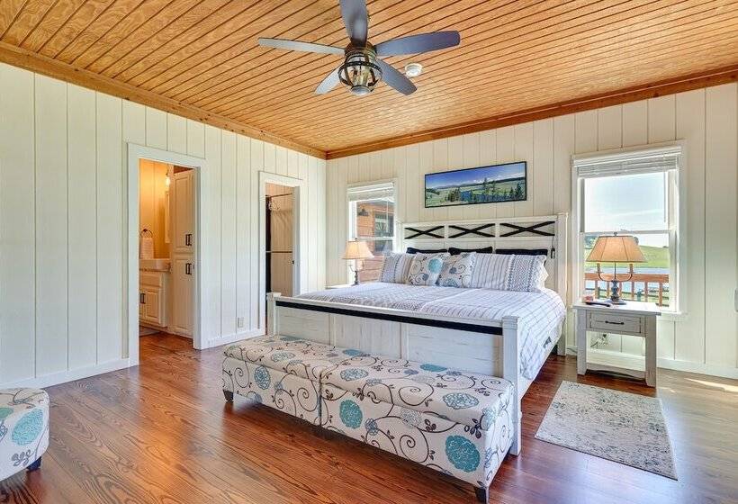 Spacious Alabama Retreat Deck, Grill & Fire Pit!