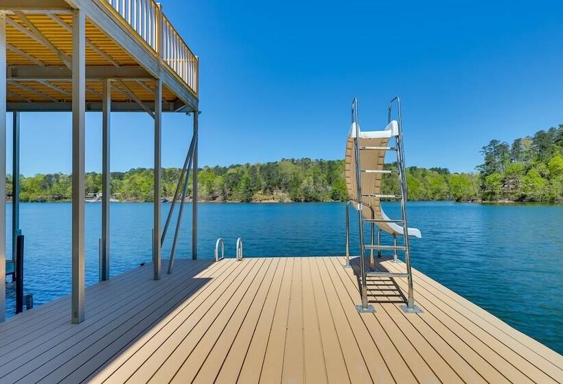 Spacious Alabama Retreat Deck, Grill & Fire Pit!