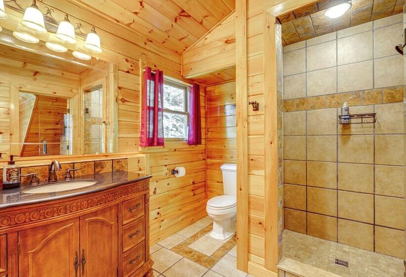 Hike, Fish & Golf: Burnsville Retreat W/ Deck!