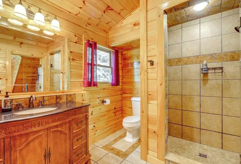 Hike, Fish & Golf: Burnsville Retreat W/ Deck!