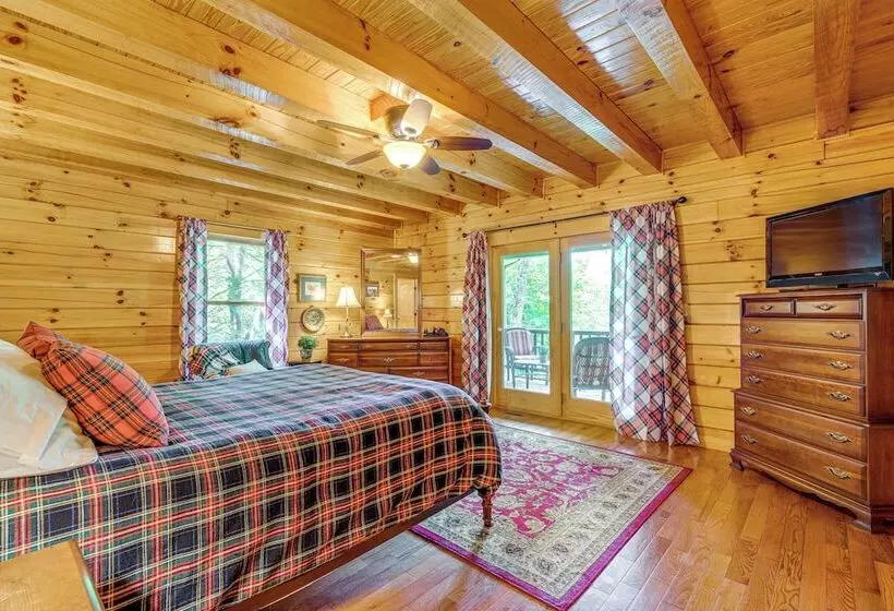 Hike, Fish & Golf: Burnsville Retreat W/ Deck!