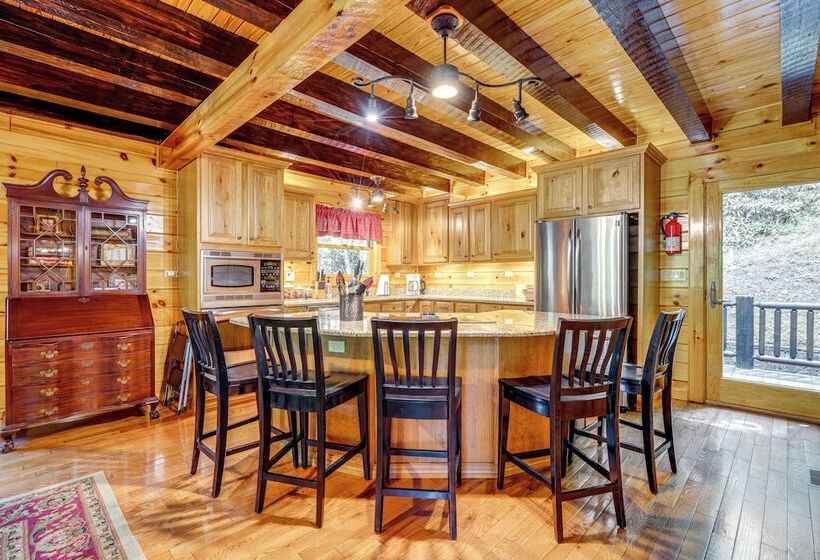 Hike, Fish & Golf: Burnsville Retreat W/ Deck!