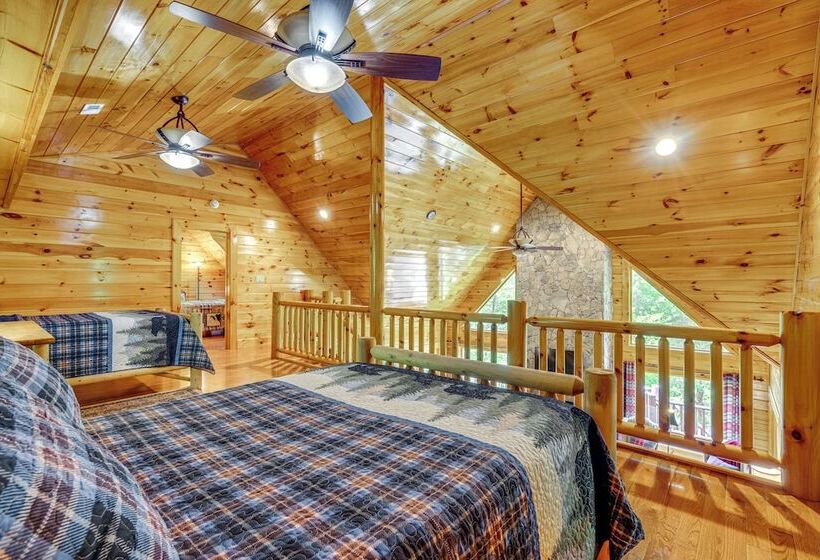 Hike, Fish & Golf: Burnsville Retreat W/ Deck!