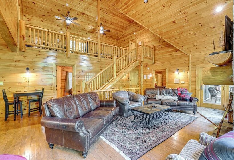 Hike, Fish & Golf: Burnsville Retreat W/ Deck!