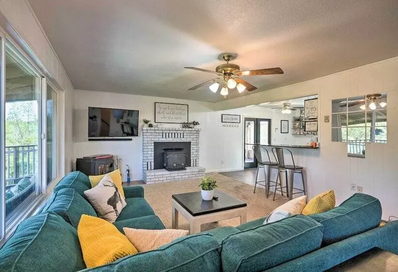 Jackson Escape W/ Hot Tub & Mtn Views!