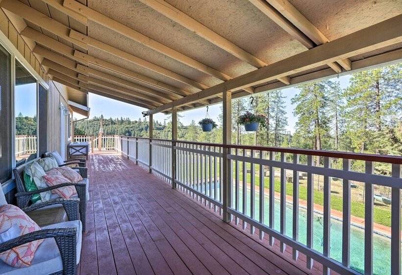 Jackson Escape W/ Hot Tub & Mtn Views!