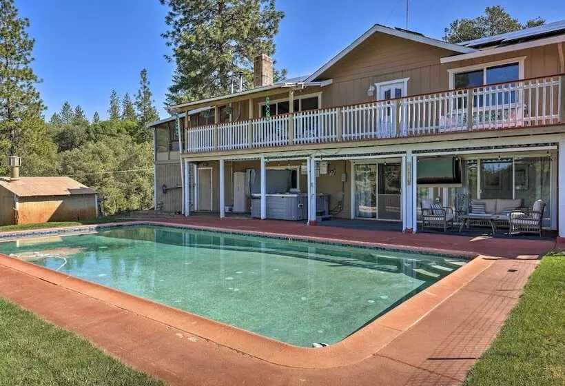 Jackson Escape W/ Hot Tub & Mtn Views!