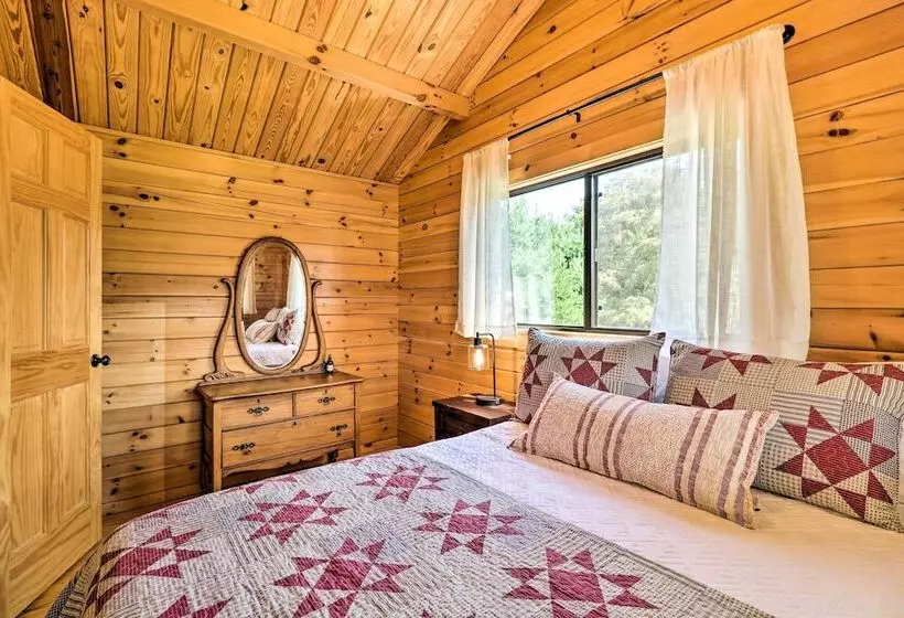 Grill & River Access: Tiny Cabin In Sparta!