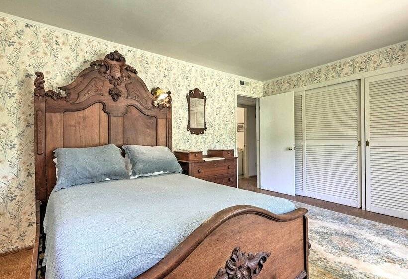 Stair Free Lexington Home W/ Blue Ridge Mtn Views!