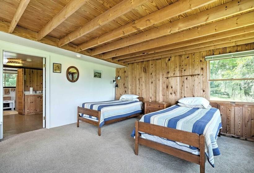 Stair Free Lexington Home W/ Blue Ridge Mtn Views!