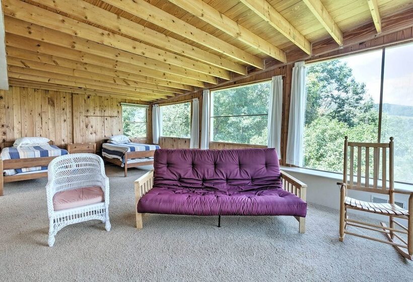 Stair Free Lexington Home W/ Blue Ridge Mtn Views!