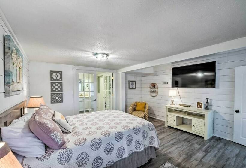 Stunning Aframe Retreat W/ Spacious Deck!