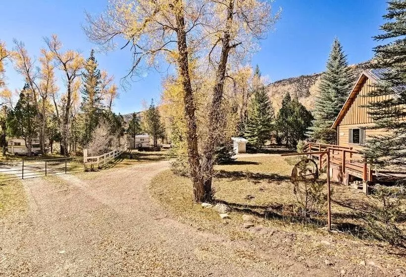Sun Lit Orangeville Cabin W/ River Access!