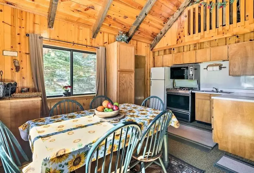 Sun Lit Orangeville Cabin W/ River Access!