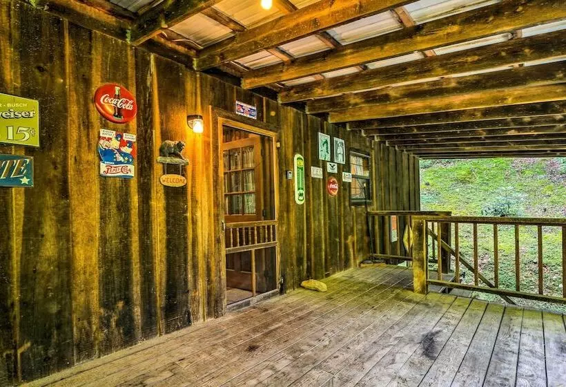 Tellico Plains Cabin   25 Acres, Backyard Creek!