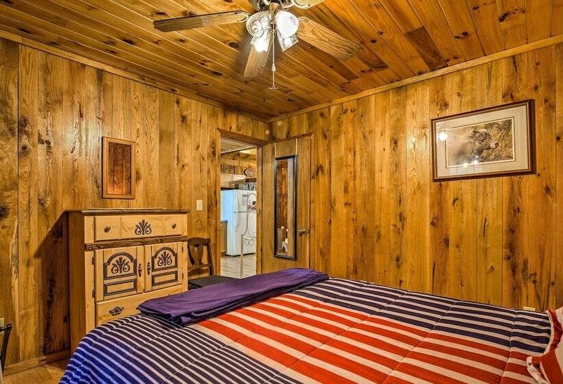 Tellico Plains Cabin 25 Acres, Backyard Creek!