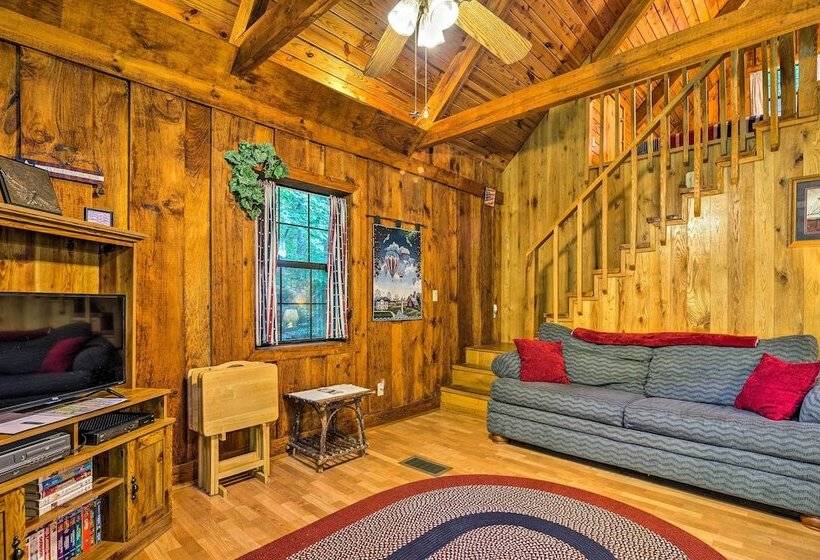 Tellico Plains Cabin   25 Acres, Backyard Creek!