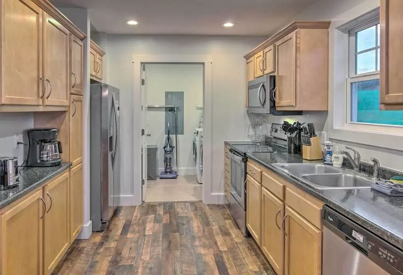 Unique Blue Ridge Haven, 12 Mi To Asheville!