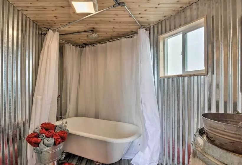 Unique Utah Tin Cabin W/ Mountain Views!