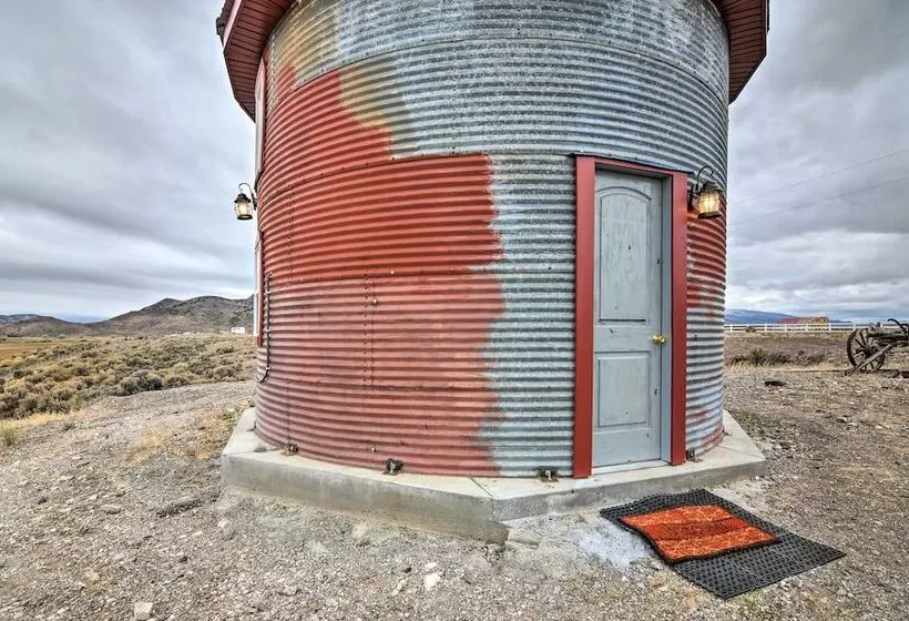 Unique Utah Tin Cabin W/ Mountain Views!