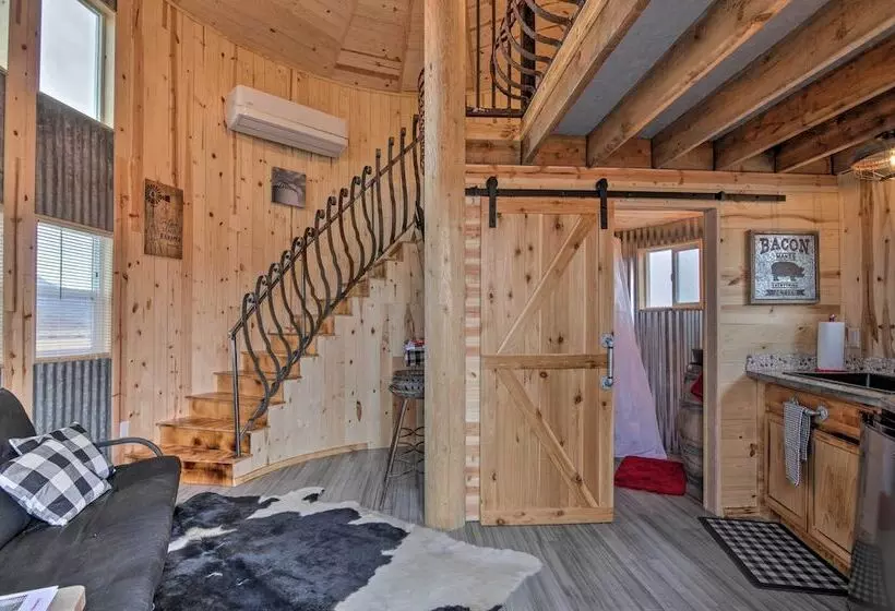 Unique Utah Tin Cabin W/ Mountain Views!