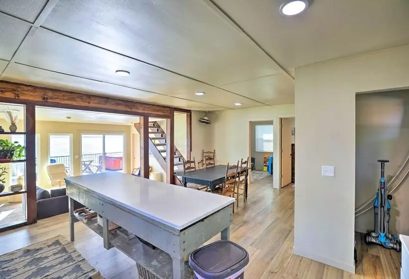 Lakefront Cabin W/ Hot Tub & Patio In Lake Norden