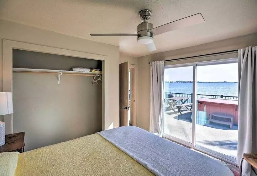 Lakefront Cabin W/ Hot Tub & Patio In Lake Norden