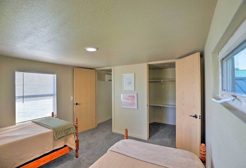 Lakefront Cabin W/ Hot Tub & Patio In Lake Norden