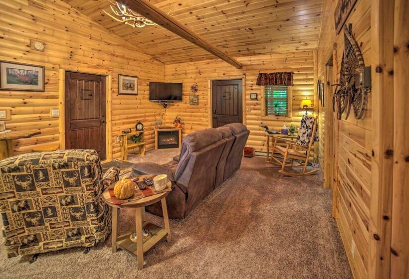 Updated Manistique Log Cabin, Yard & Fire Pit