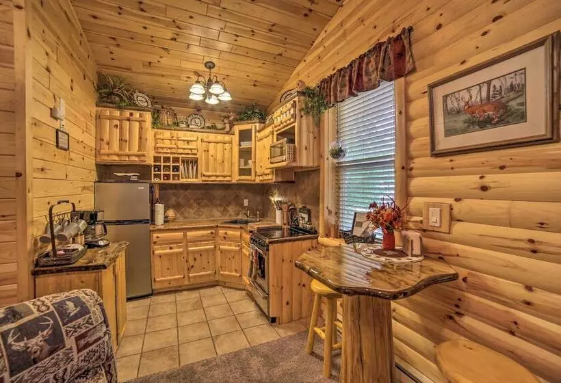 Updated Manistique Log Cabin, Yard & Fire Pit