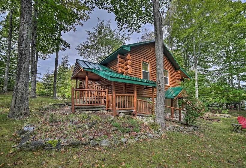 Updated Manistique Log Cabin, Yard & Fire Pit